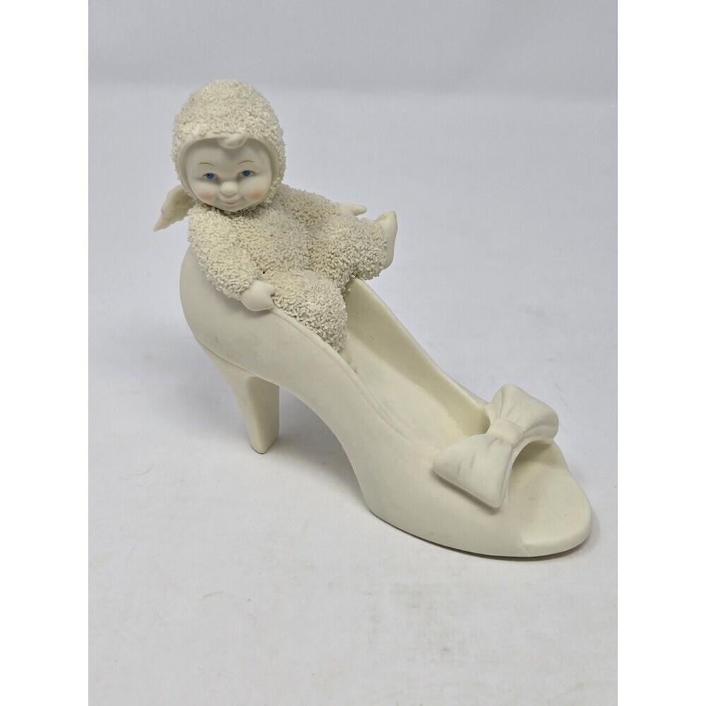 VINTAGE DEPT 56 SNOWBABIES COLLECTIBLE FIGURINE MOMMY CAN I WEAR YOUR SHOES 2006